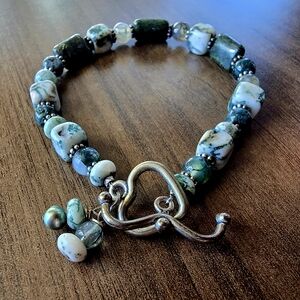 Handmade Olive Green and White Beaded Bracelet with Silver Heart Toggle